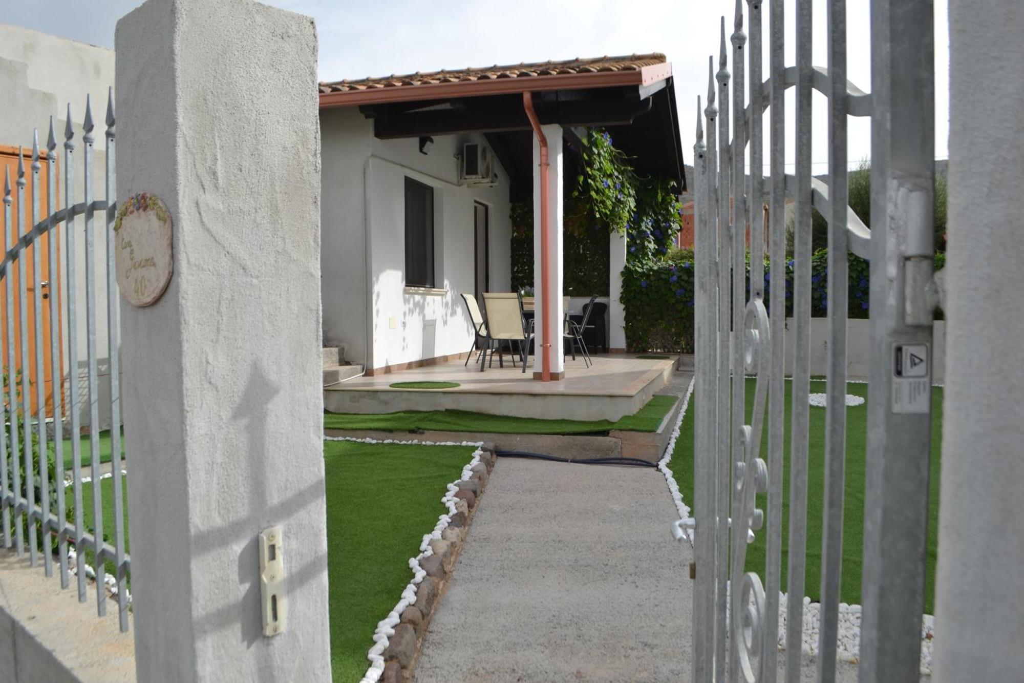 Casa Giovanna San Giovanni Suèrgiu Esterno foto